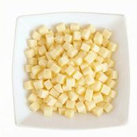 яблоко кубик в тарелке