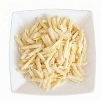 картошка соломка на тарелке