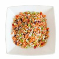 гарнир в тарелке  белый фон