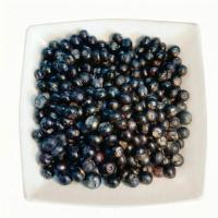 черника садовая в тарелке