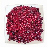 клюква в тарелке